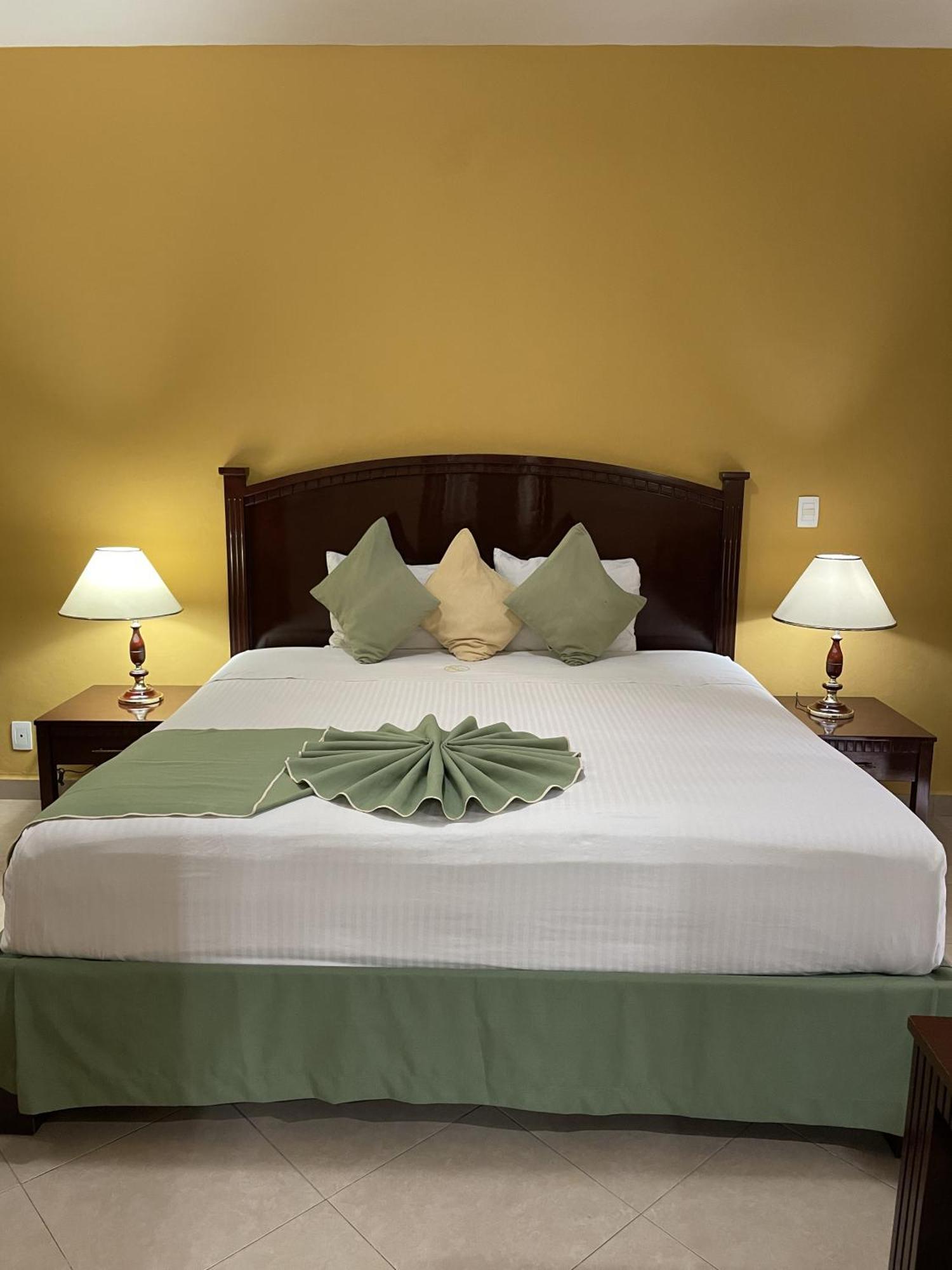 Hotel Centenario Iguala Extérieur photo